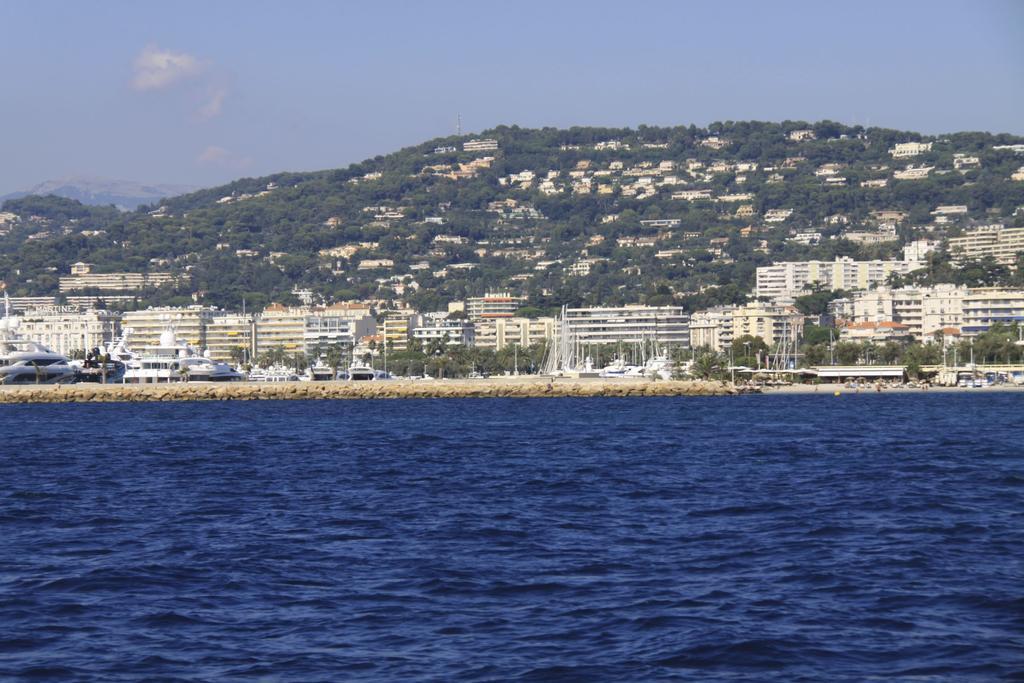 Hotel Croisette 81 Cannes Zimmer foto